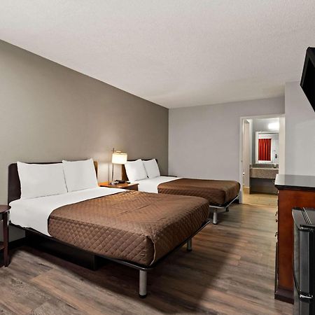 Rodeway Inn Brooklawn Екстер'єр фото