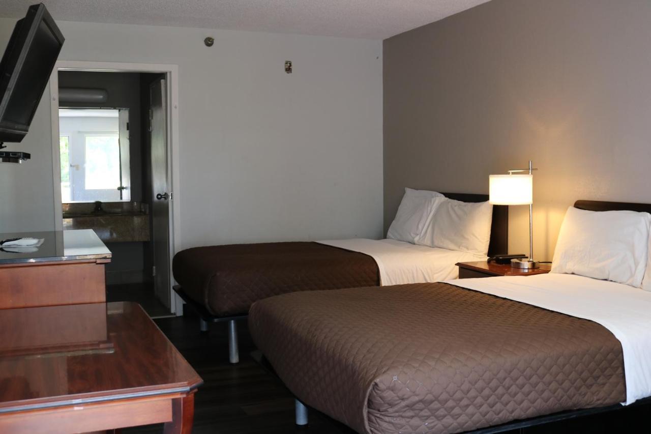 Rodeway Inn Brooklawn Екстер'єр фото