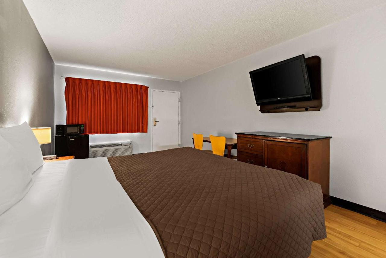 Rodeway Inn Brooklawn Екстер'єр фото