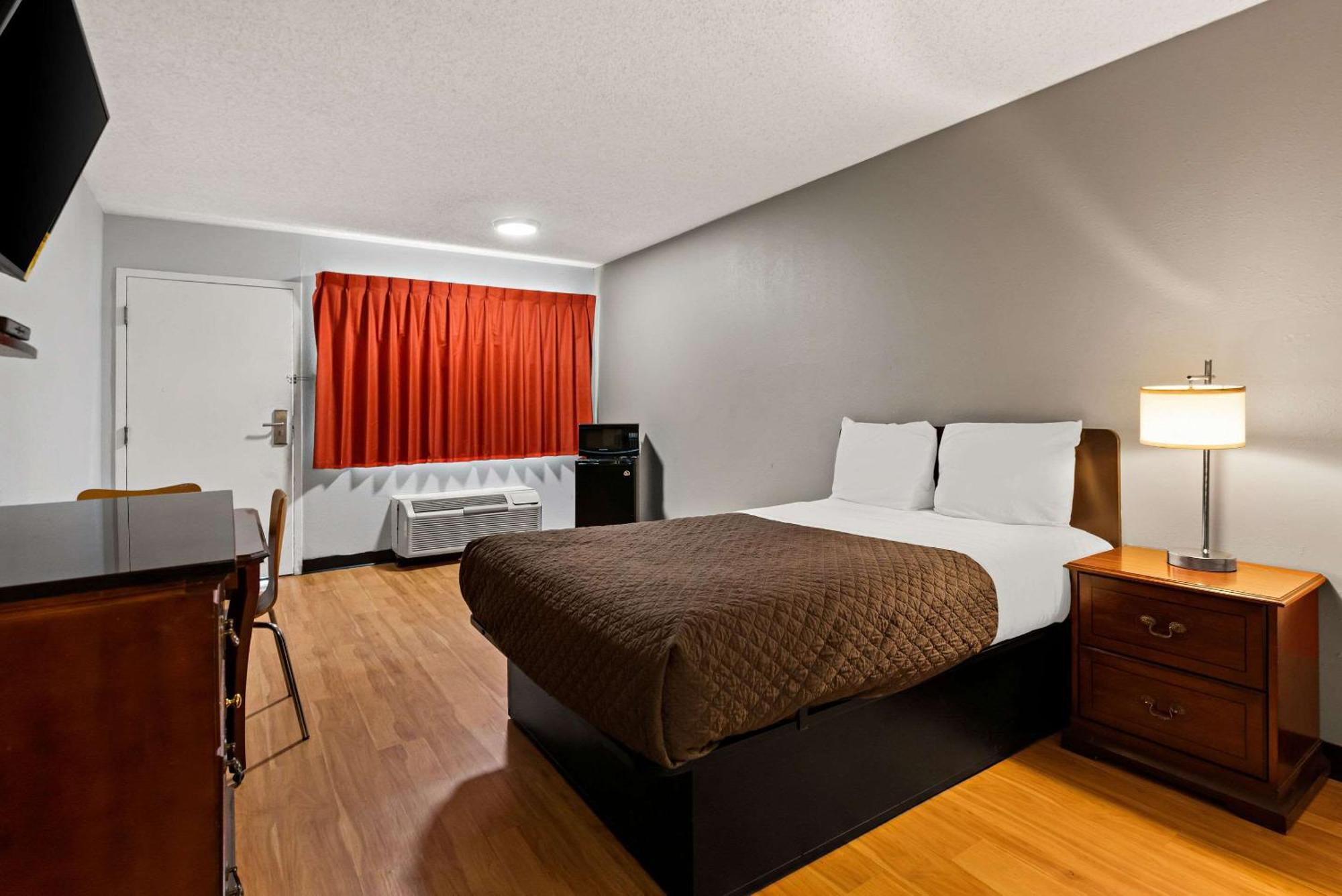 Rodeway Inn Brooklawn Екстер'єр фото
