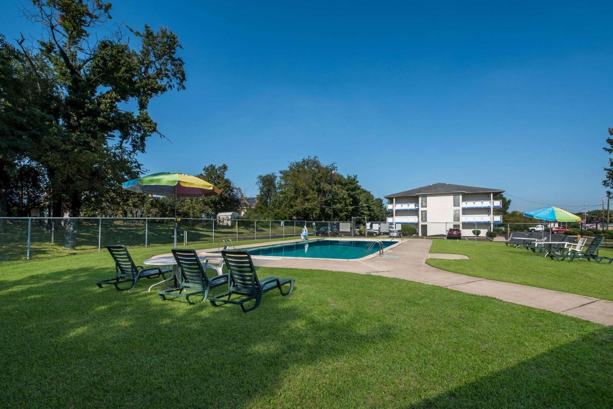 Rodeway Inn Brooklawn Екстер'єр фото