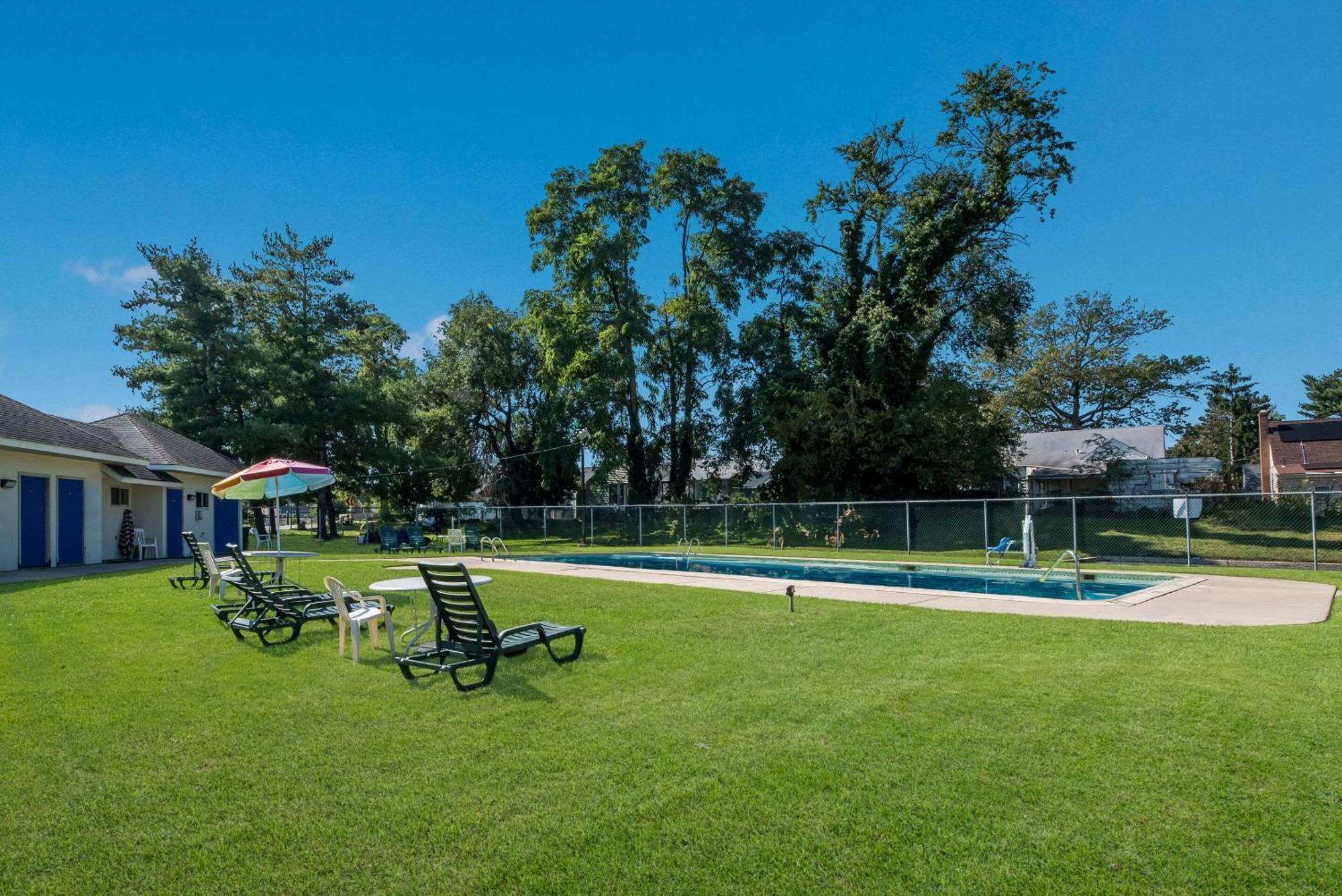 Rodeway Inn Brooklawn Екстер'єр фото