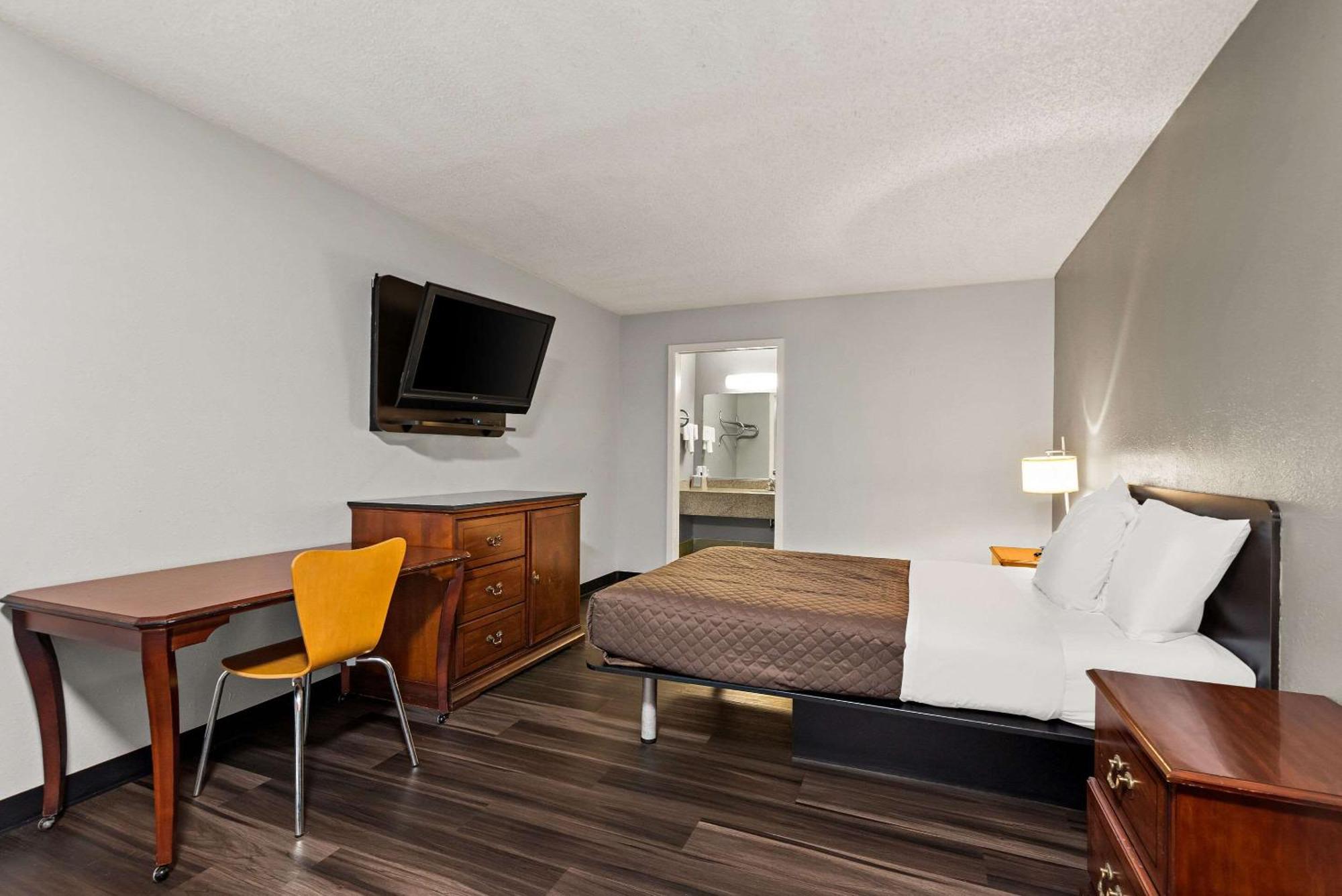 Rodeway Inn Brooklawn Екстер'єр фото