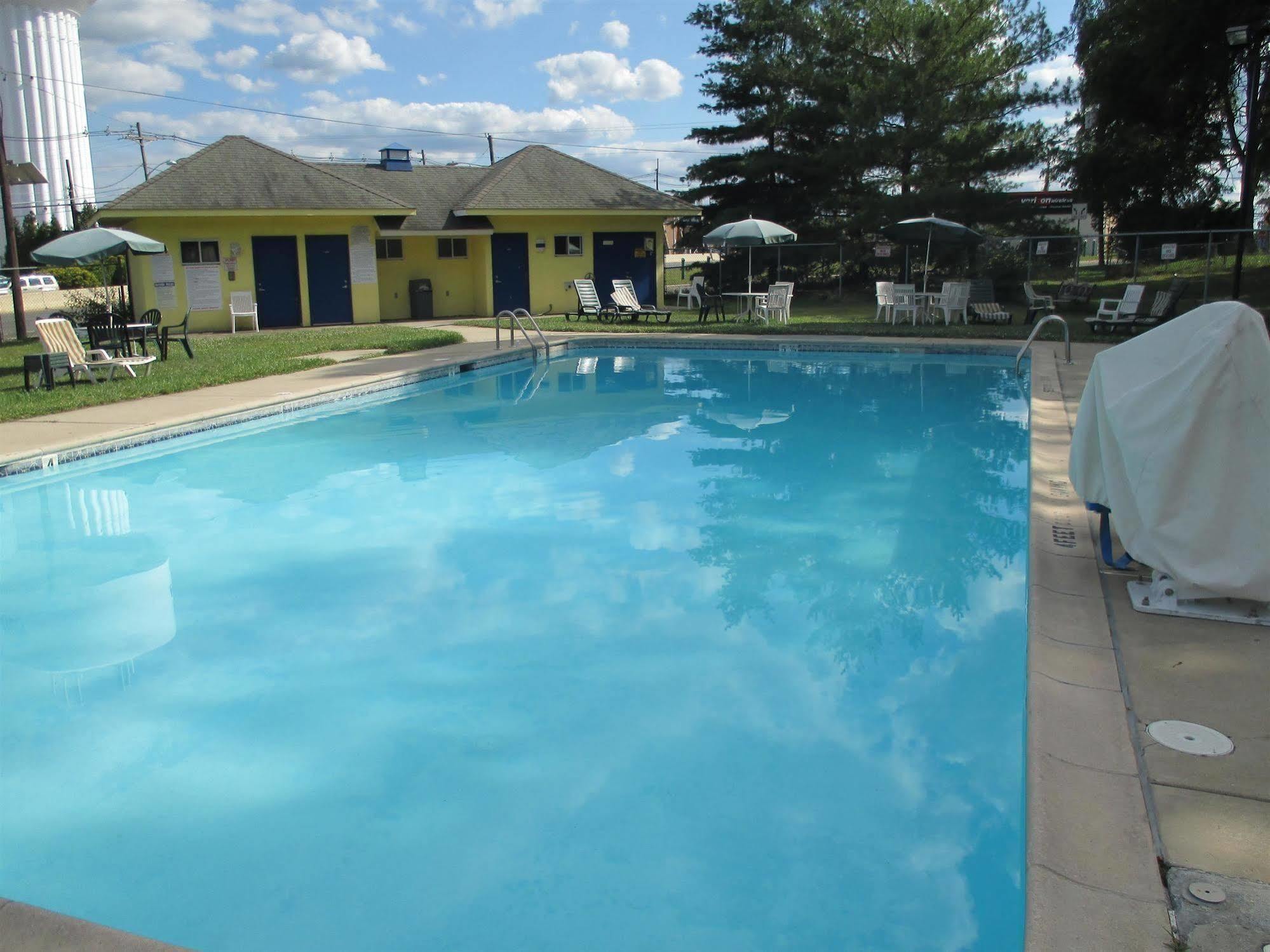 Rodeway Inn Brooklawn Екстер'єр фото